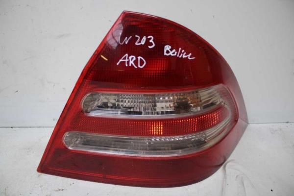 FEU ARRIERE DROIT MERCEDES CLASSE C W203 2000-03/2004 - Vue 1